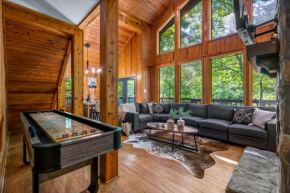 Escape to Sugar Chalet: The Rustic Modern Retreat